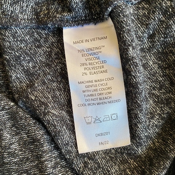 Quince Top Women’s Medium Brushed Short Sleeve Lounge in Charcoal - Picture 6 of 10